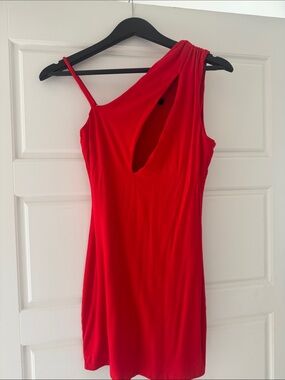 h:ours REVOLVE Red Sleeveless Top with Crew Neck